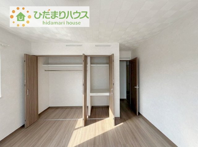 【収納】 | 土浦市中村南1丁目　新築戸建　1号棟 | 大容量のクローゼット！ハンガーパイプ付き。
洋服をかけて収納すれば、「何を持っているか」忘れることもありません！