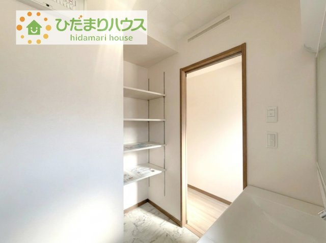 【ランドリースペース】 | 土浦市中村南1丁目　新築戸建　1号棟 | 洗面所のリネン庫はタオルや肌着類などの収納に便利です！！
