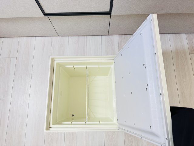 流山市東初石４丁目新築戸建【八木北小学校:7分】のキッチン|キッチン床下収納