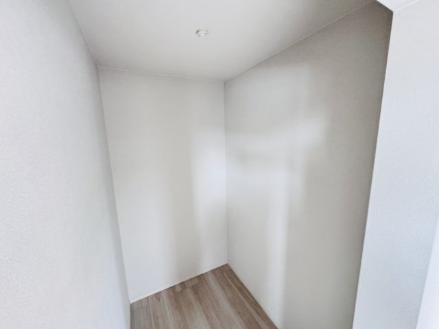 流山市東初石４丁目新築戸建【八木北小学校:7分】の収納|8.2帖寝室・ウォークインクローゼット