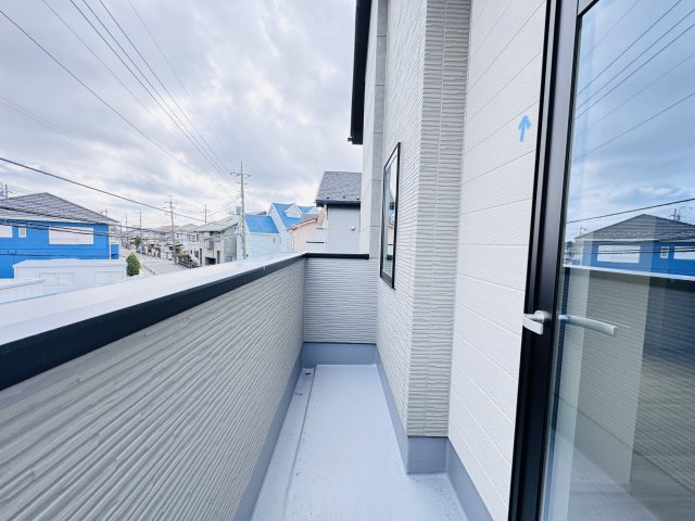 流山市東初石４丁目新築戸建【八木北小学校:7分】のバルコニー|4.9帖洋室前バルコニー