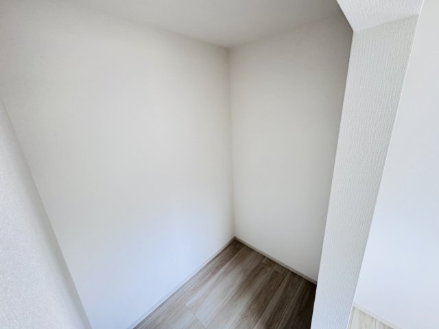 流山市東初石４丁目新築戸建【八木北小学校:7分】の収納|6.5帖洋室ウォークインクローゼット