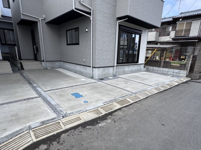 流山市東初石４丁目新築戸建【八木北小学校:7分】の駐車場|1号棟駐車スペース・2台駐車可