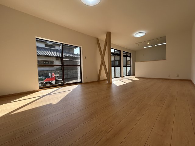 中村3丁目　中古戸建の居間・リビング|【居間・リビング】