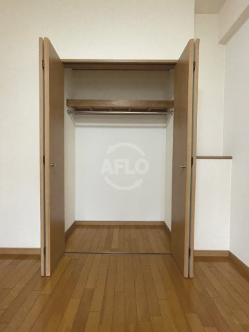 ビューネなんば　難波元町小学校の収納|ビューネなんば　クローゼット