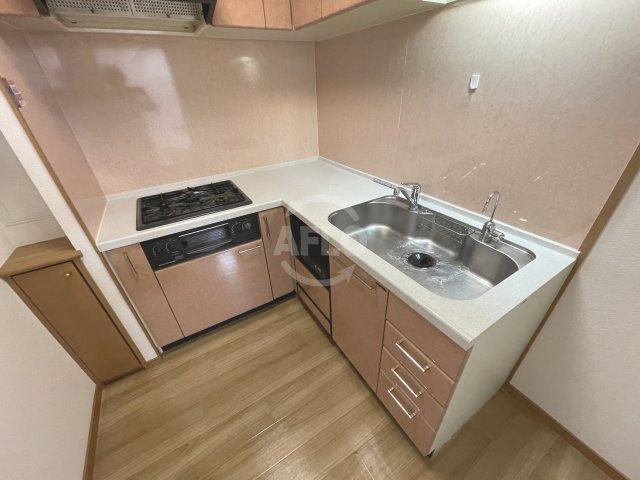 ビューネなんば　難波元町小学校のキッチン|ビューネなんば　L字型キッチン
