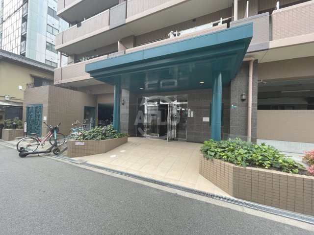 ビューネなんば　難波元町小学校のエントランス|ビューネなんば　エントランス