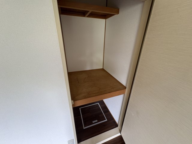 フローラルコートの収納