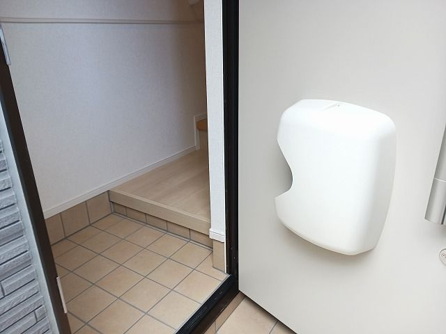 メゾン　ピアストリーの玄関