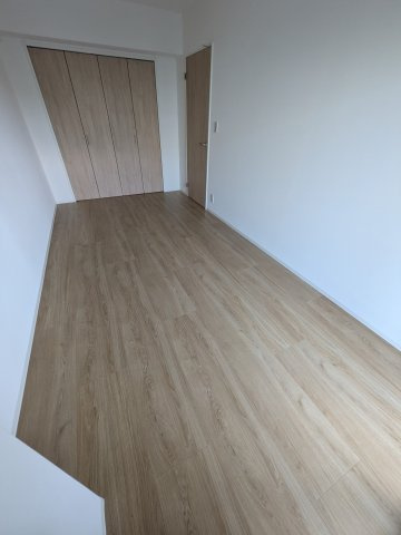 メジリス　新羽の内装
