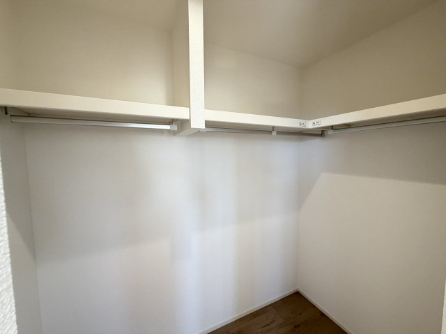 ワイウッドコート前橋市荒牧町第５期　2号棟の収納|２階洋室1収納：ウォークインクローゼットです