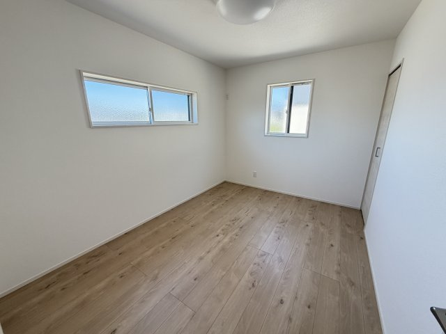 ワイウッドコート前橋市荒牧町第５期　2号棟の洋室|２階洋室3です