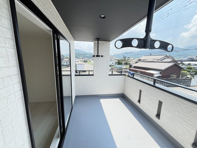 【バルコニー】 | 福岡市早良区脇山2丁目　1号棟（全1棟）【仲介手数料無料・0円】 | 施工例。施工例は完成時と異なる場合があります。