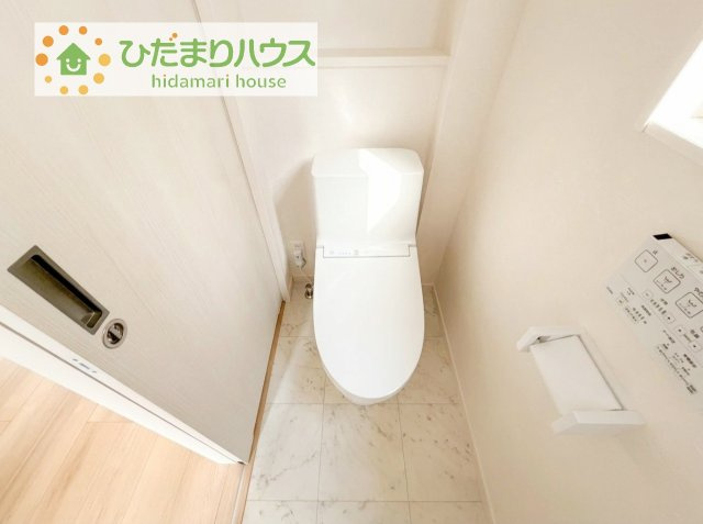 【トイレ】 | 土浦市中村南1丁目　新築戸建　2号棟 | 1・2階にトイレあり。階段を降りなくてもいいので、高齢者の方も優しい☆彡