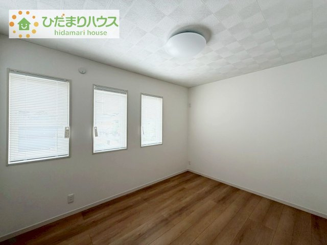 【洋室】 | 土浦市中村南1丁目　新築戸建　2号棟 | 机にベットを置けば子供部屋の完成です！