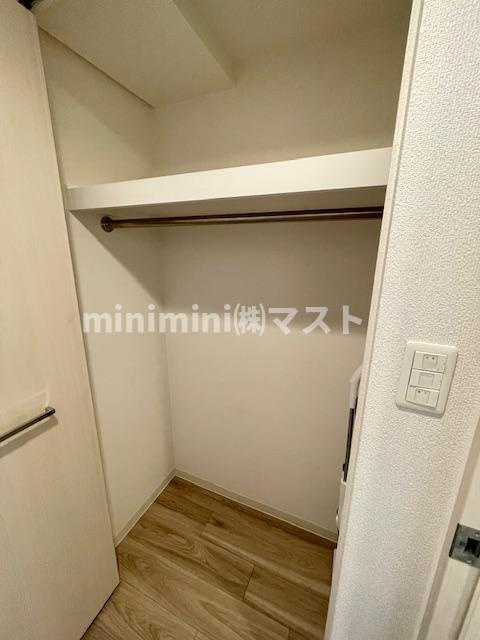 プレサンス堺筋本町駅前シェルの収納