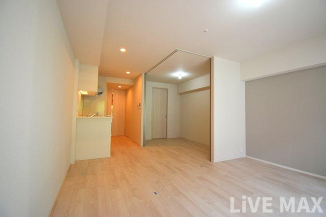 【居間・リビング】OPUS RESIDENCE SHINSAIBASHI SOUTH（オーパスレジデンス心斎橋サウス）