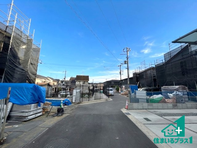 ●31(土)1(日)3(祝)現地見学可能！　奈良市平松　第5期　全7邸の前面道路含む現地写真|駅やスーパー、小学校・中学校等日常生活に欠かせない情報や道のりもご紹介いたしますのでお気軽にご相談ください。