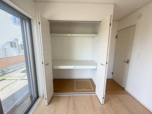 吉川市中曽根1丁目　中古戸建の収納|布団の収納にも便利な押入完備