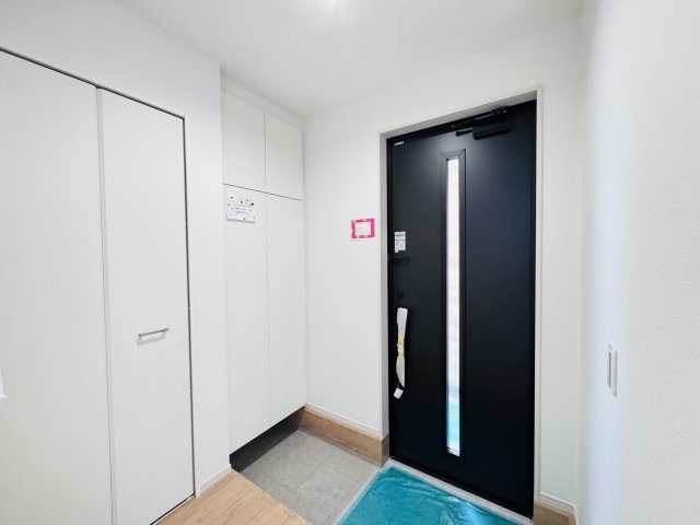 松戸市六実２丁目新築戸建【六実第二小学校:4分】の玄関|玄関ホール・シューズボックス