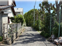箕面市桜ヶ丘４丁目　土地の前面道路含む現地写真