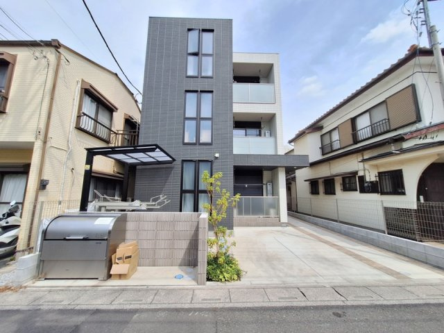 クレールメゾン与野本町の駐車場