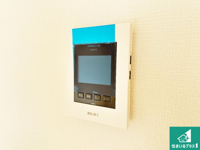 ●生駒郡平群町若葉台　第1期　新築一戸建ての防犯設備|カラーモニターインターホン！声だけでなく来訪者の姿や顔がモニターで確認できるので、小さなお子様がいらっしゃるご家庭でも安心できます！