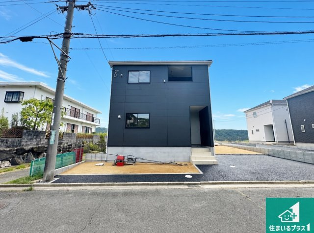 ●生駒郡平群町若葉台　第1期　新築一戸建ての外観|お客様に長く安心して住んでいだだける事にこだわった家づくり！住んでからのアフターサービスにもしっかりと取り組んでいます！