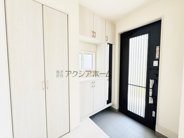 所沢市東狭山ヶ丘3丁目・全7棟　新築一戸建　6号棟の玄関