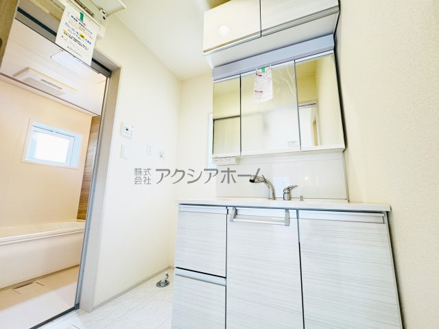所沢市東狭山ヶ丘3丁目・全7棟　新築一戸建　6号棟の独立洗面台