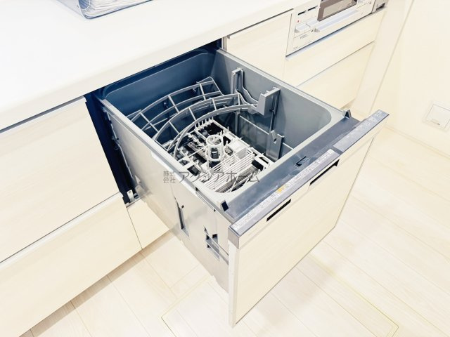 所沢市東狭山ヶ丘3丁目・全7棟　新築一戸建　6号棟のキッチン|便利な食洗器付♪