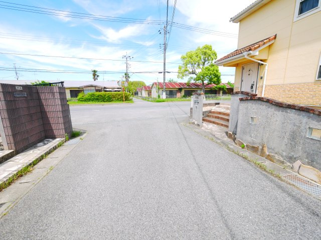 茂原市早野　中古戸建の前面道路含む現地写真|平成19年6月築4SLDK 駐車場2台可 五郷小学校徒歩約5分 スーパーせんどう徒歩約13分都市ガス