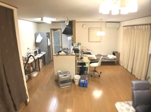 茂原市早野　中古戸建の居間・リビング|平成19年6月築4SLDK 駐車場2台可 五郷小学校徒歩約5分 スーパーせんどう徒歩約13分都市ガス