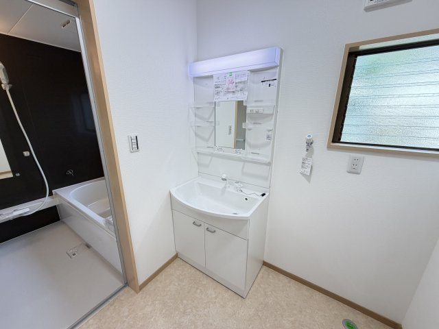 前橋市下細井町中古住宅の独立洗面台|■洗面化粧台（新品交換）