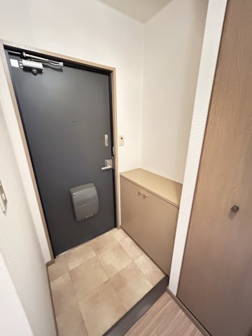 キャッスルハイツの玄関|206号室参照