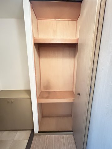 キャッスルハイツの収納|206号室参照