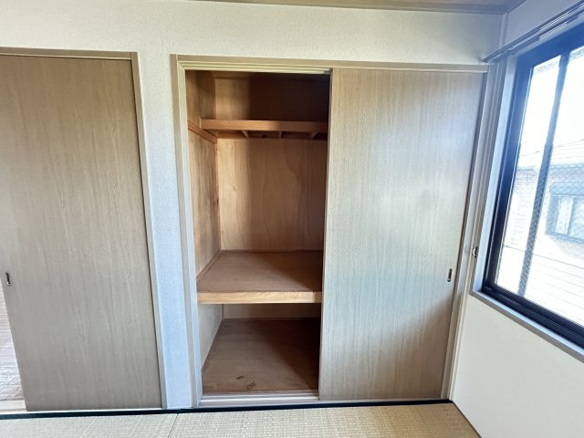 キャッスルハイツの収納|206号室参照