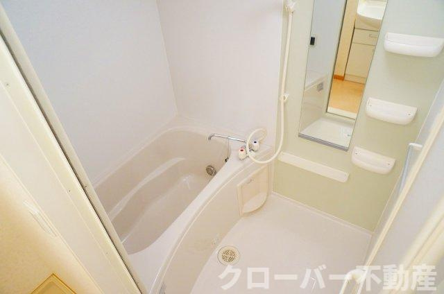 アンジュ・ベルーヴⅢの浴室