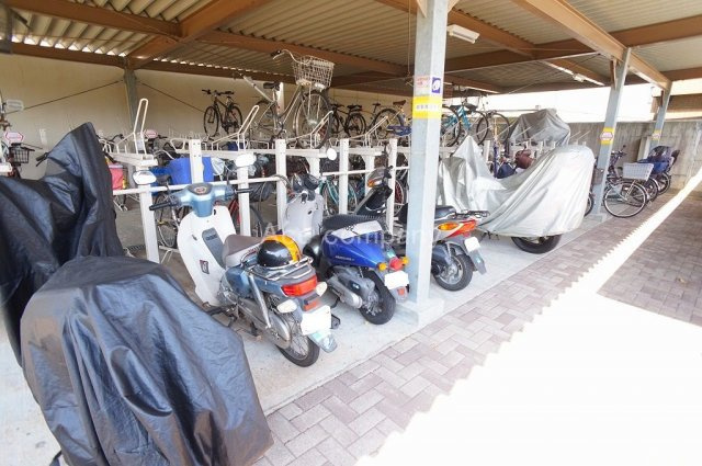 【その他共用部分】 | ファミール平野弐番館 | 【バイク置場】