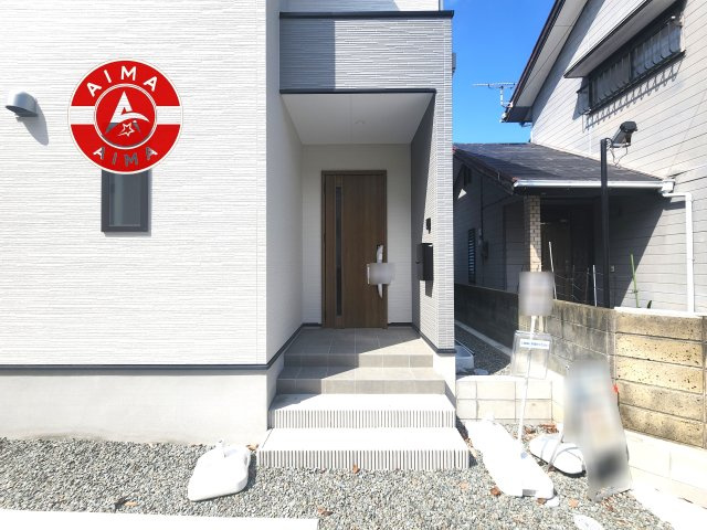 福岡市東区香住ヶ丘5丁目第3-1棟(1号棟)の玄関|おでかけの時も帰った時も、「我が家」を最初に感じでもらえる素敵な空間に。