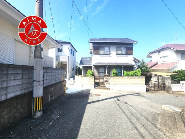 福岡市東区香住ヶ丘5丁目第3-1棟(1号棟)の外観|前面道路含む現地の写真です。