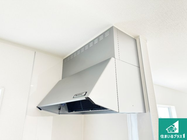 ●生駒郡平群町若葉台　第1期　新築一戸建ての設備|汚れにくいスロットフィルタでお手入れラクラク！ＬＥＤ照明付き！