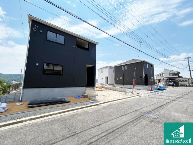 生駒郡平群町若葉台　第1期　新築一戸建ての前面道路含む現地写真|周辺は閑静な住宅街です。前面道路もしっかりと有りますので車の出し入れも安心ですよ！