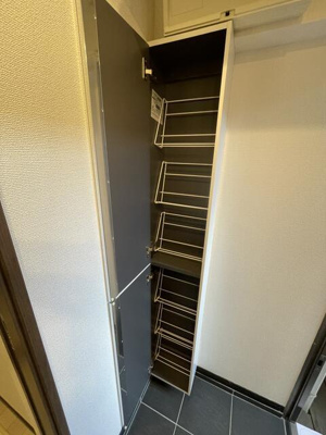 【その他】 | ＡＶＥＮＩＲ町屋 | 玄関にはシューズボックスがあ… 