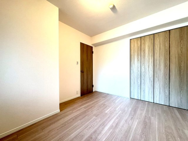 リフォーム済美室◆南向き＆全居室６帖以上の３ＬＤＫ住戸◆食洗機・浴室乾燥機付き◆サンシティ桂坂３番館の洋室|洋室（６帖）