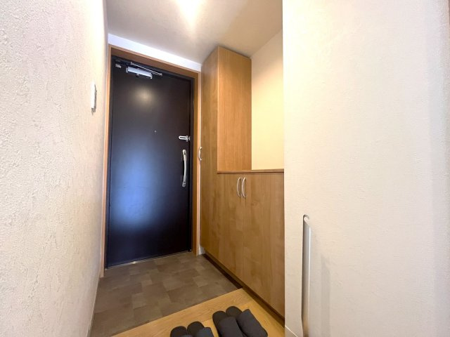 パークエステート博多の玄関|シューズボックス付きなので付きなので玄関をきれいに保てます☆靴が多い方も収納場所には困りません☆

