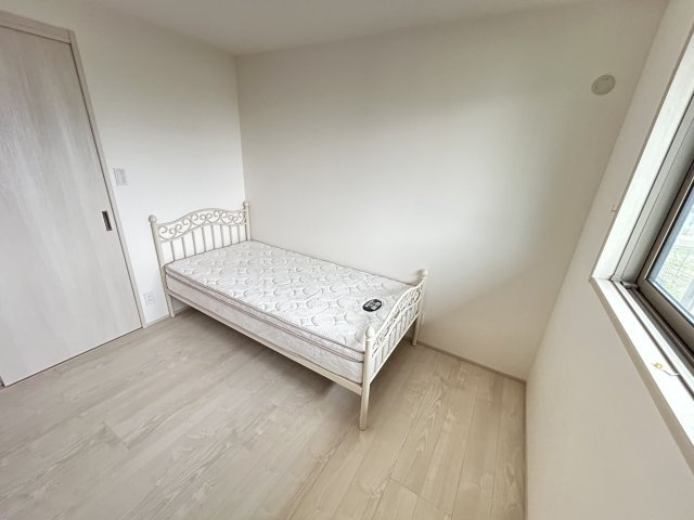 小郡市あすみ1丁目　中古戸建の洋室|きれいな洋室です