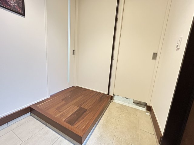 小郡市あすみ1丁目　中古戸建の玄関|シンプルで使いやすい玄関です