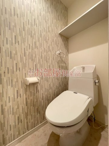 グランドライフ久留米のトイレ|落ち着いた色調のトイレです