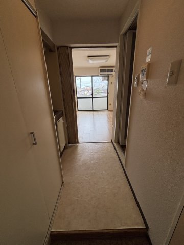 ジョイフル寝屋川の玄関